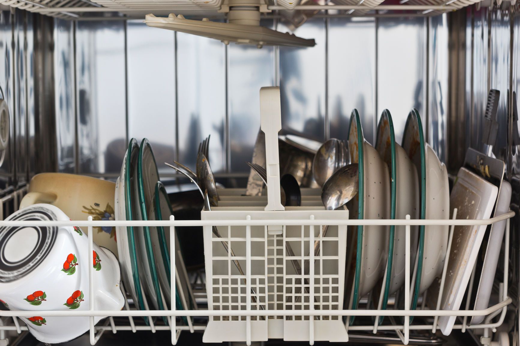 What You Should Never Put In A Dishwasher
