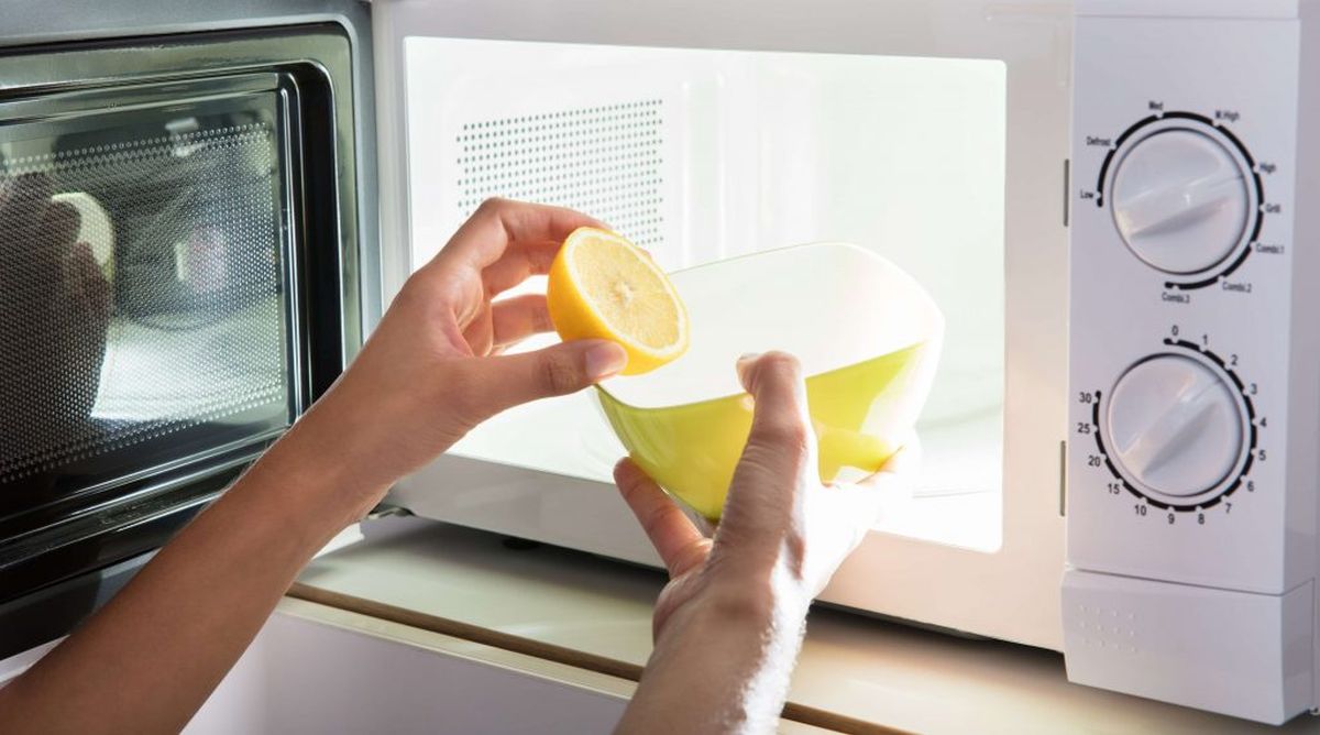 how to get burned smell out of microwave