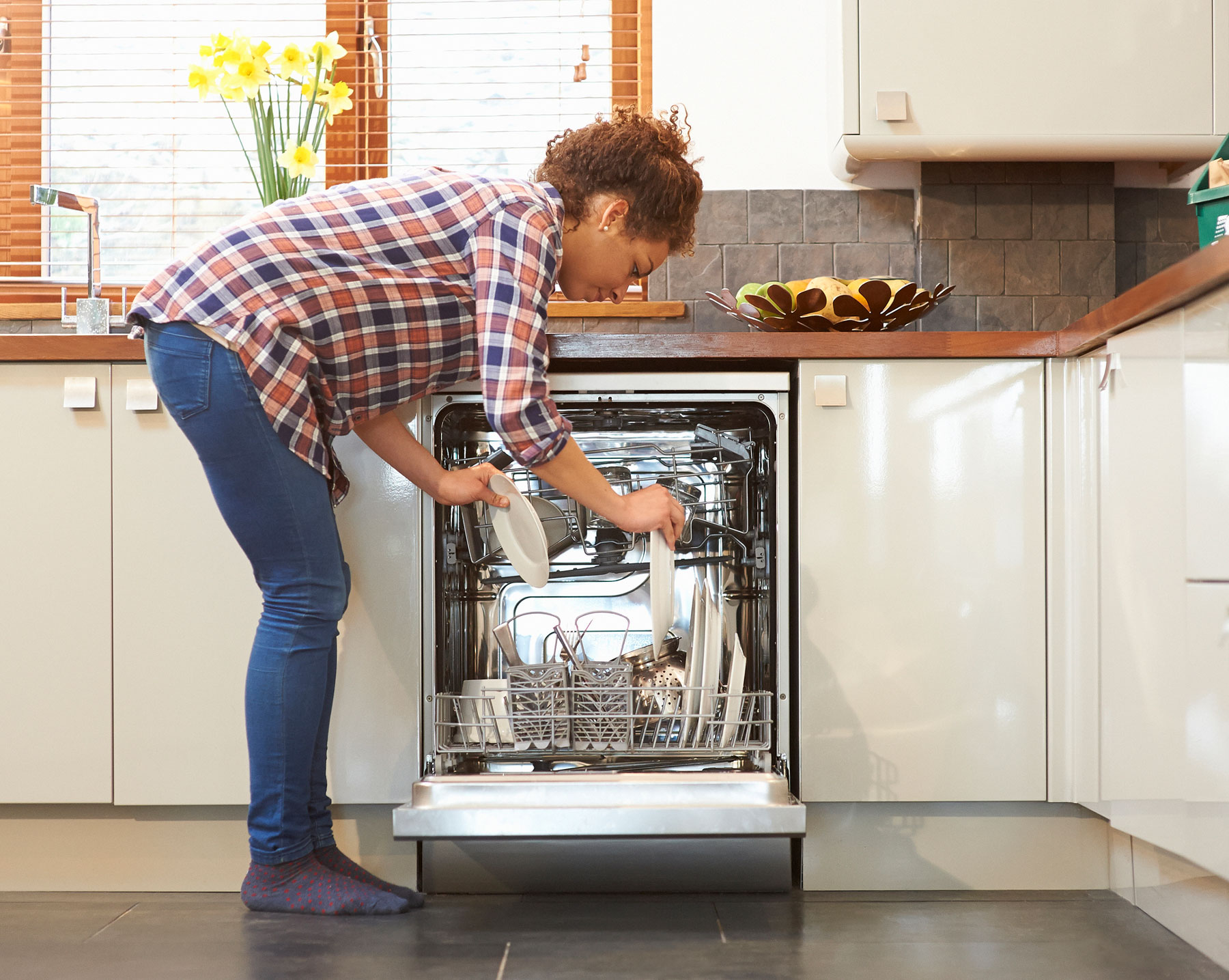 How To Deal With Dishwasher That Fails To Drain Properly