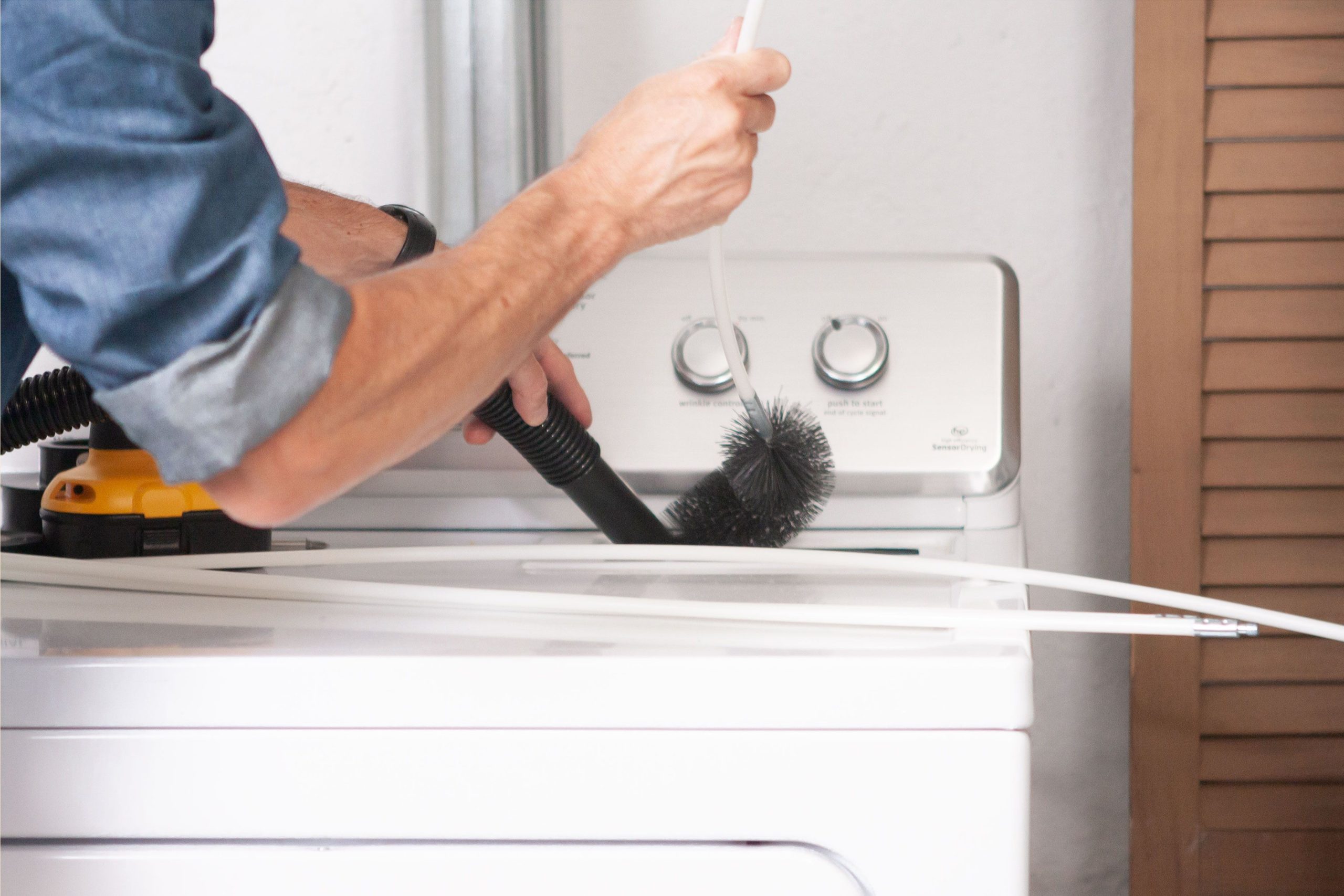 Procedure To Use When Cleaning Your Dryers Vent scaled